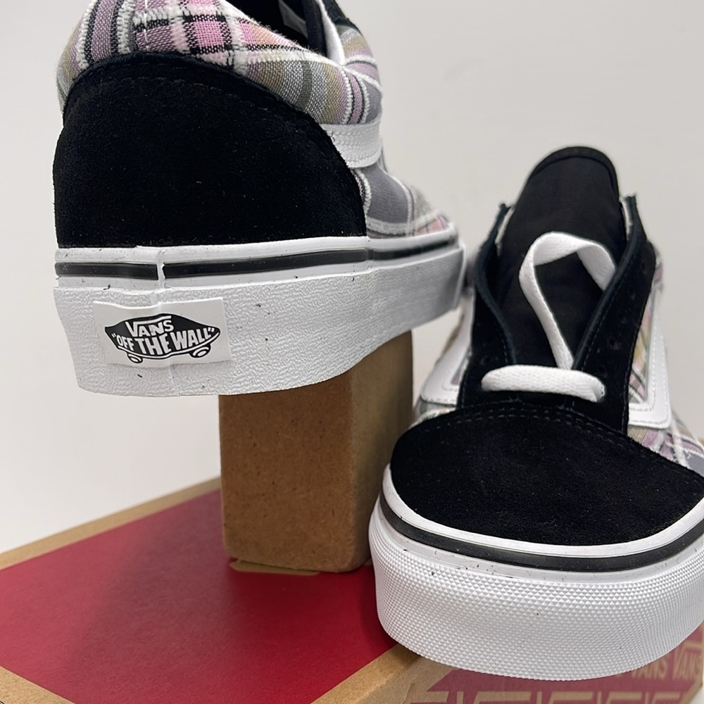 Vans WMNS Plaid Sneakers with Black Accents Old Skool
Plaid Gray/Blk
VN000CP5239 - Picture 8 of 16
